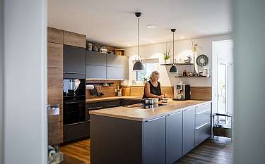 Bungalow 108 Moderne Küche mit Insel