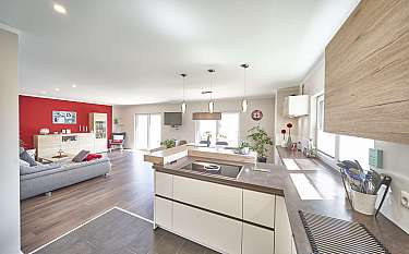 Bungalow 142 Offene Wohnküche mit Essbereich