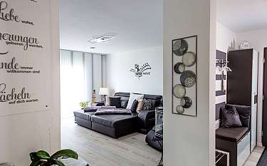 Bungalow 157 Modernes Wohnzimmer mit Sofa