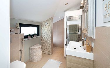 Modern 153 Modernes Badezimmer mit Dusche