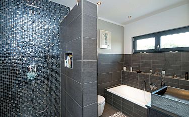 Modern 153 Modernes Badezimmer mit Dusche