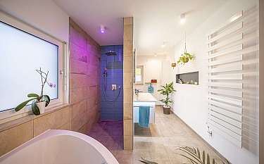 Modern 159 Modernes Badezimmer mit Dusche