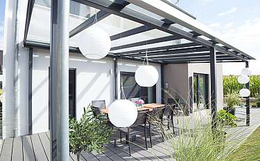 Modern 168 Moderne Terrasse mit Pergola