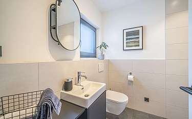 Modern 194 Modernes kleines Badezimmer