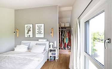 Modern 228 Modernes Schlafzimmer mit Ankleide