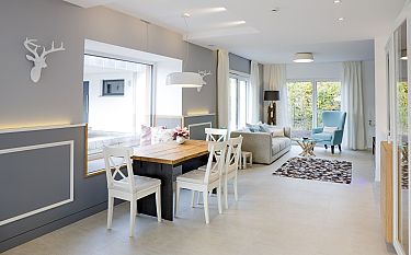 Moderner Ess- und Wohnbereich